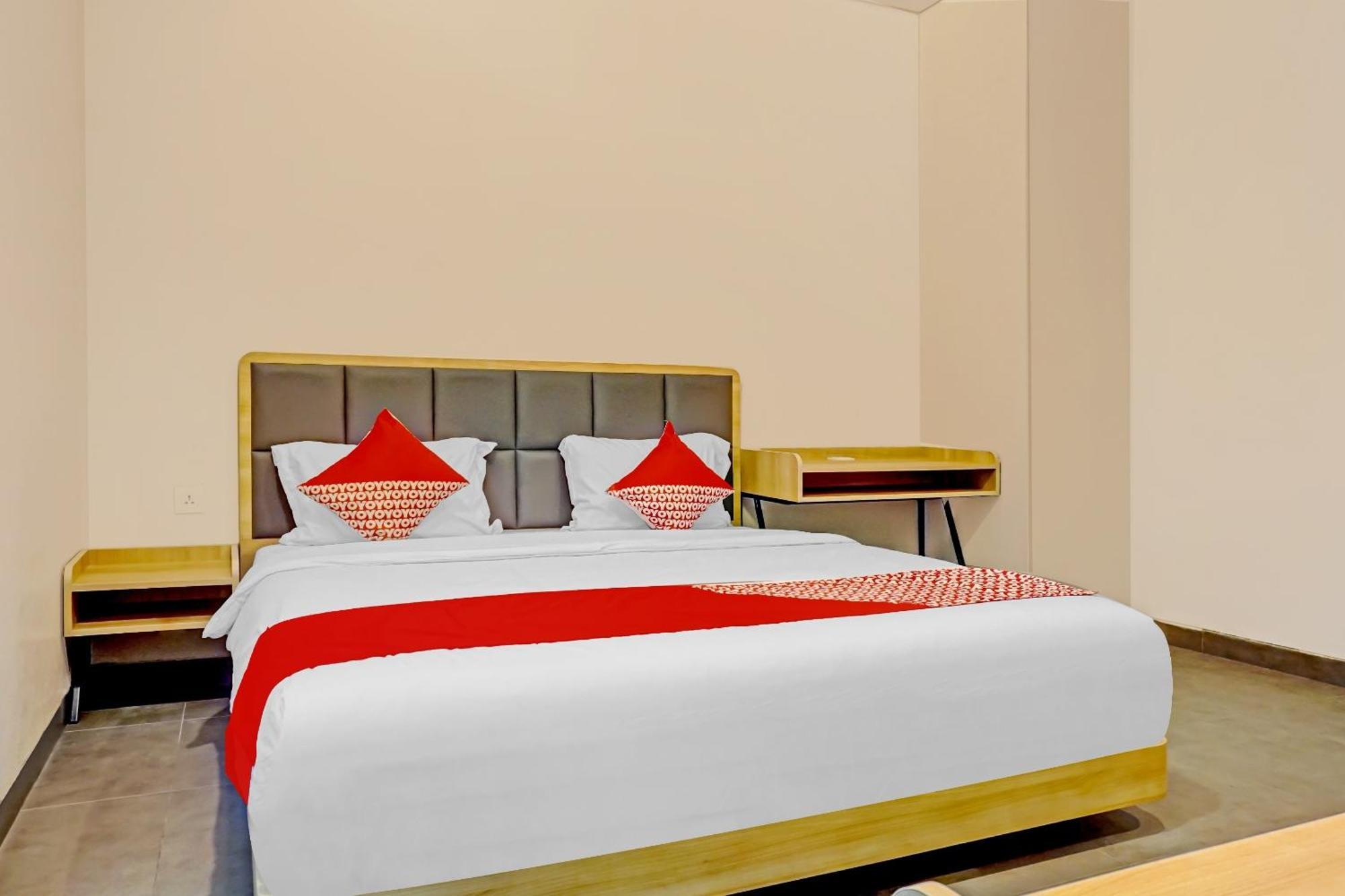 Super Oyo Capital O 90635 Tango Juliet Residence Джакарта Экстерьер фото
