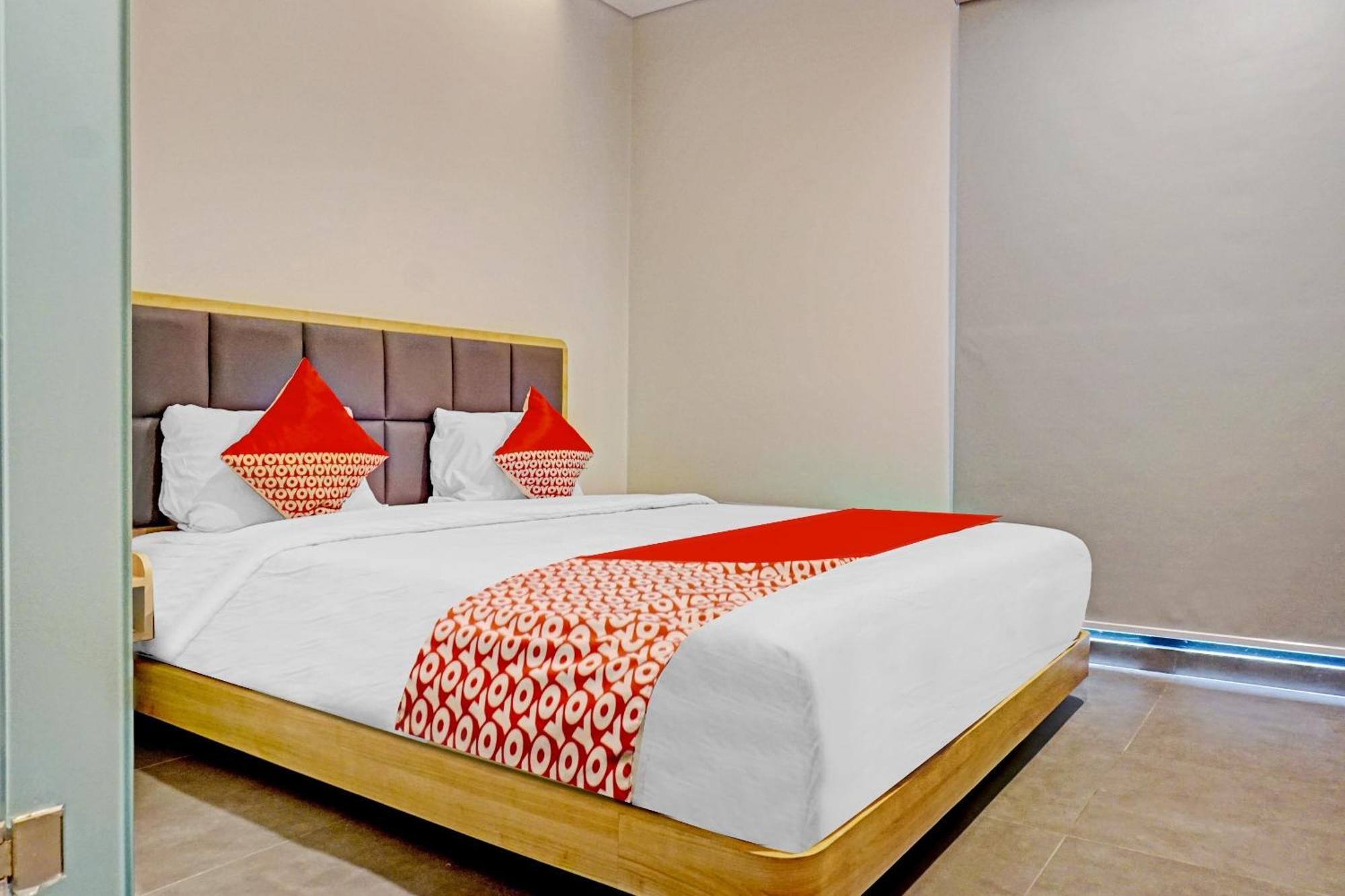 Super Oyo Capital O 90635 Tango Juliet Residence Джакарта Экстерьер фото