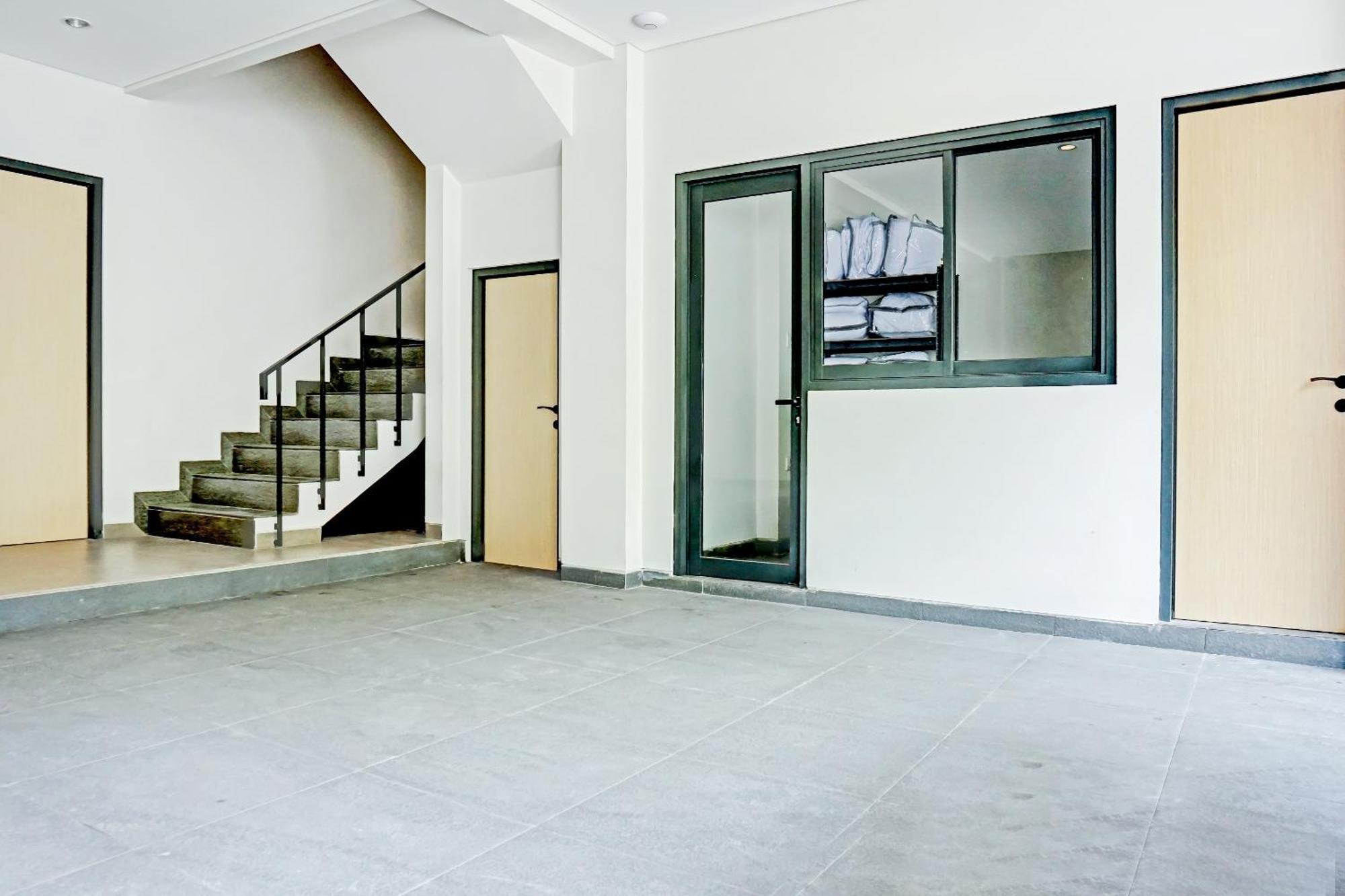 Super Oyo Capital O 90635 Tango Juliet Residence Джакарта Экстерьер фото