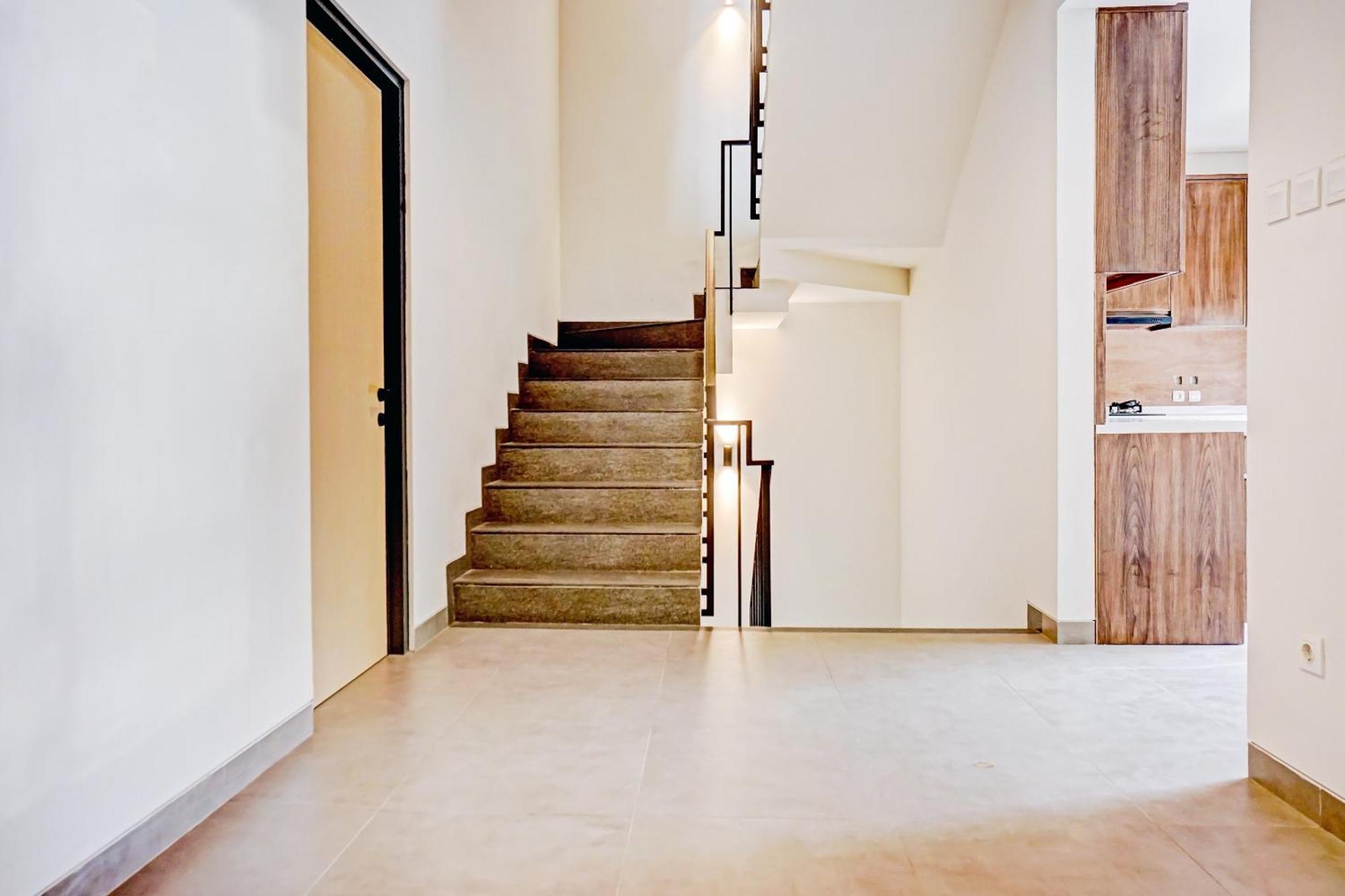 Super Oyo Capital O 90635 Tango Juliet Residence Джакарта Экстерьер фото