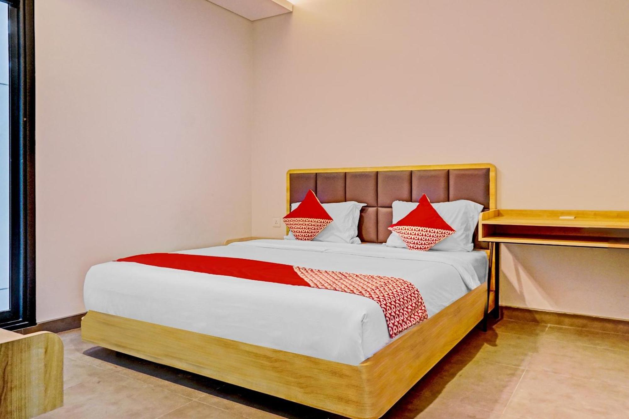 Super Oyo Capital O 90635 Tango Juliet Residence Джакарта Экстерьер фото