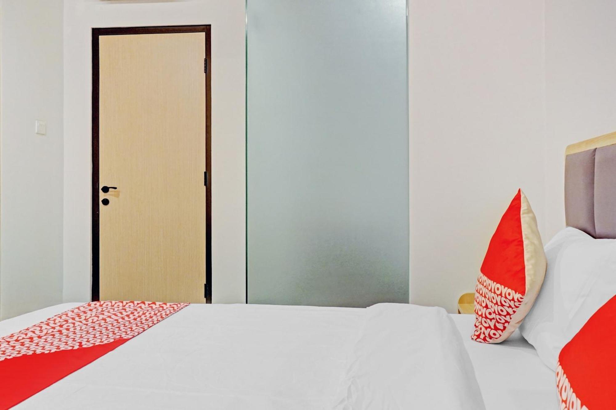 Super Oyo Capital O 90635 Tango Juliet Residence Джакарта Экстерьер фото